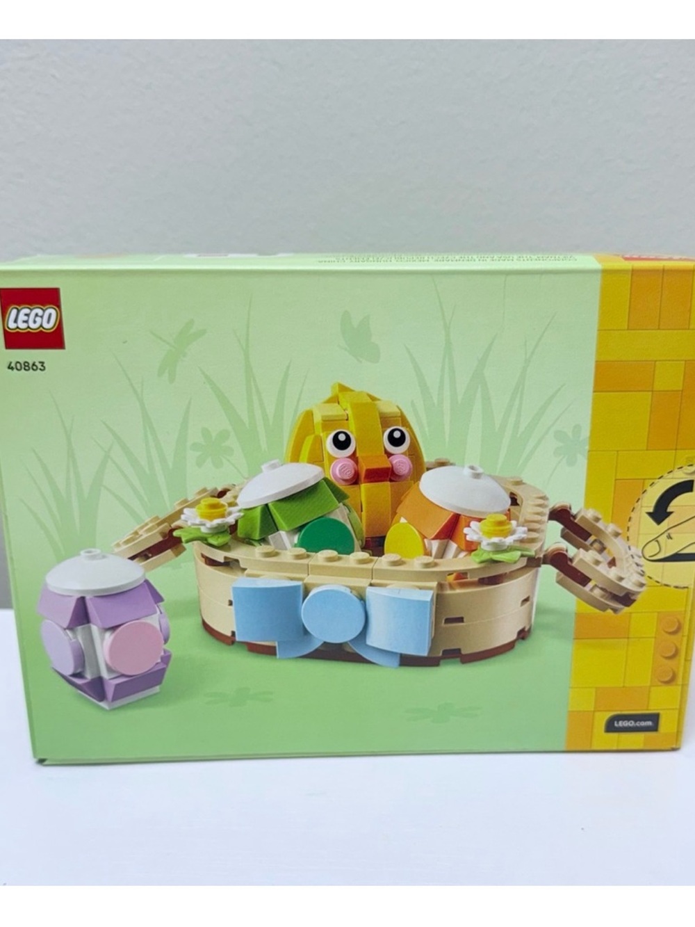 New LEGO® Easter Egg Basket (40863) w/ 3 eggs, a cute chick and 2 spring flowers - Picture 9 of 10